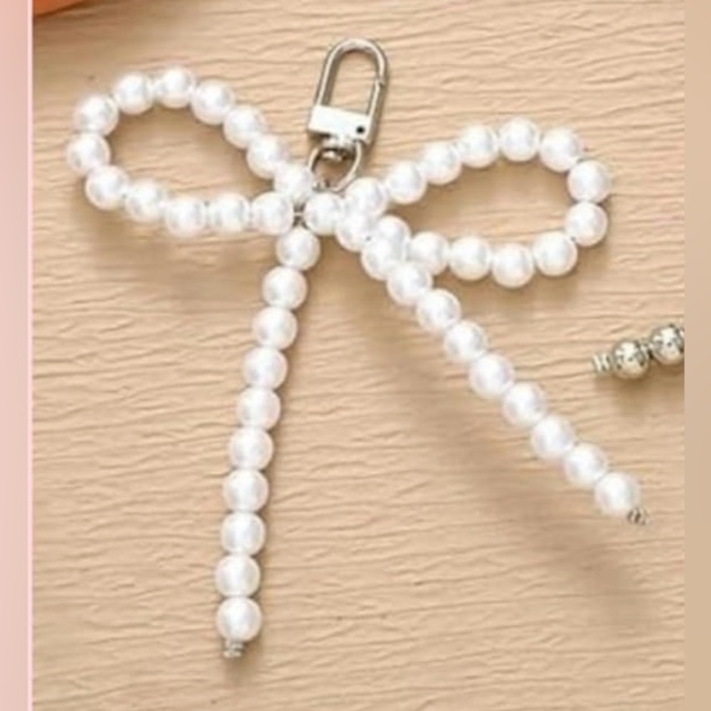 🎀NEW Pearl Beaded Bow Bag Charm/ Keychain Key Ring Oversized Cute